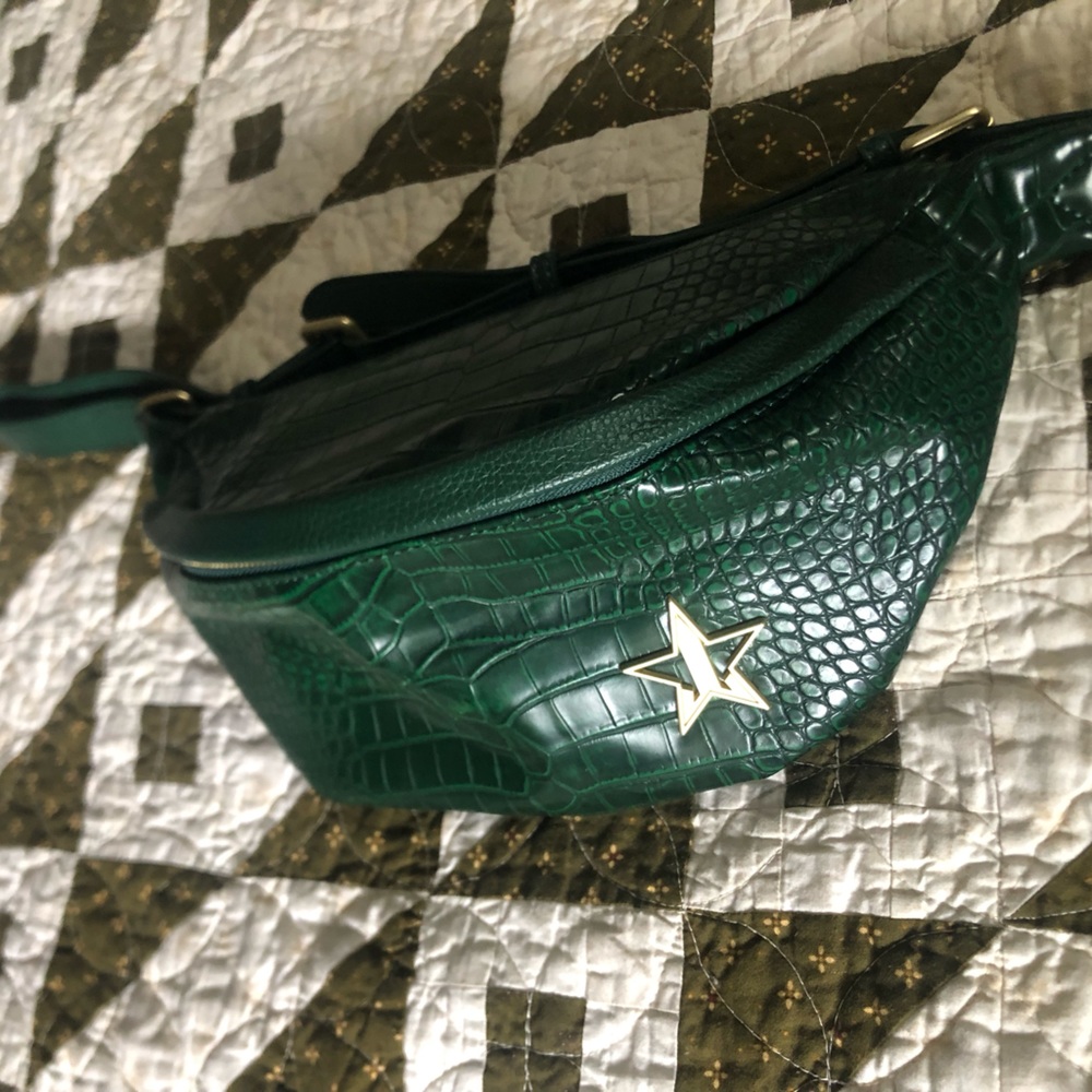 Jeffrey star Fanny pack